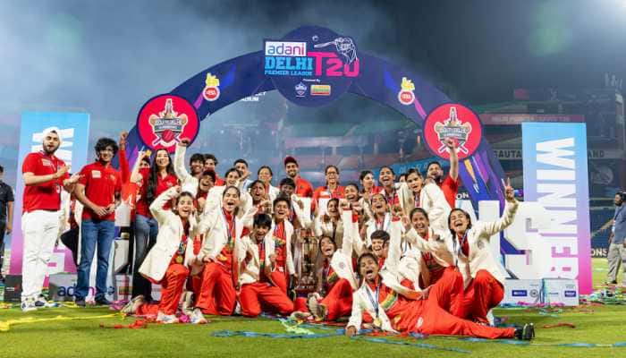 South Delhi Superstarz crowned Women's Delhi Premier League 2025 champions after a nail-biting 1-run win against Central Delhi Queens. South Delhi Superstarz emerged champions of the Women's Delhi Premier League 2025 after defeating Central Delhi Queens by just 1 run in a nail-biting final at the Arun Jaitley Stadium on Sunday night.
