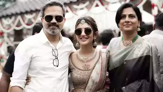 Sreeleela has a ball at KGF DOP Bhuvan Gowda's wedding with Yash