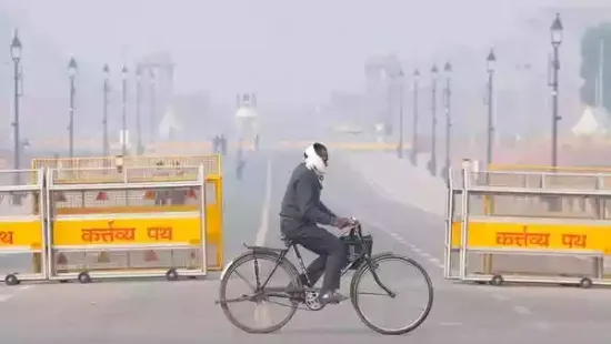Delhi residents continue to grapple with high pollution levels as thick layer of smog blankets national capital on November 22. As an emergency response