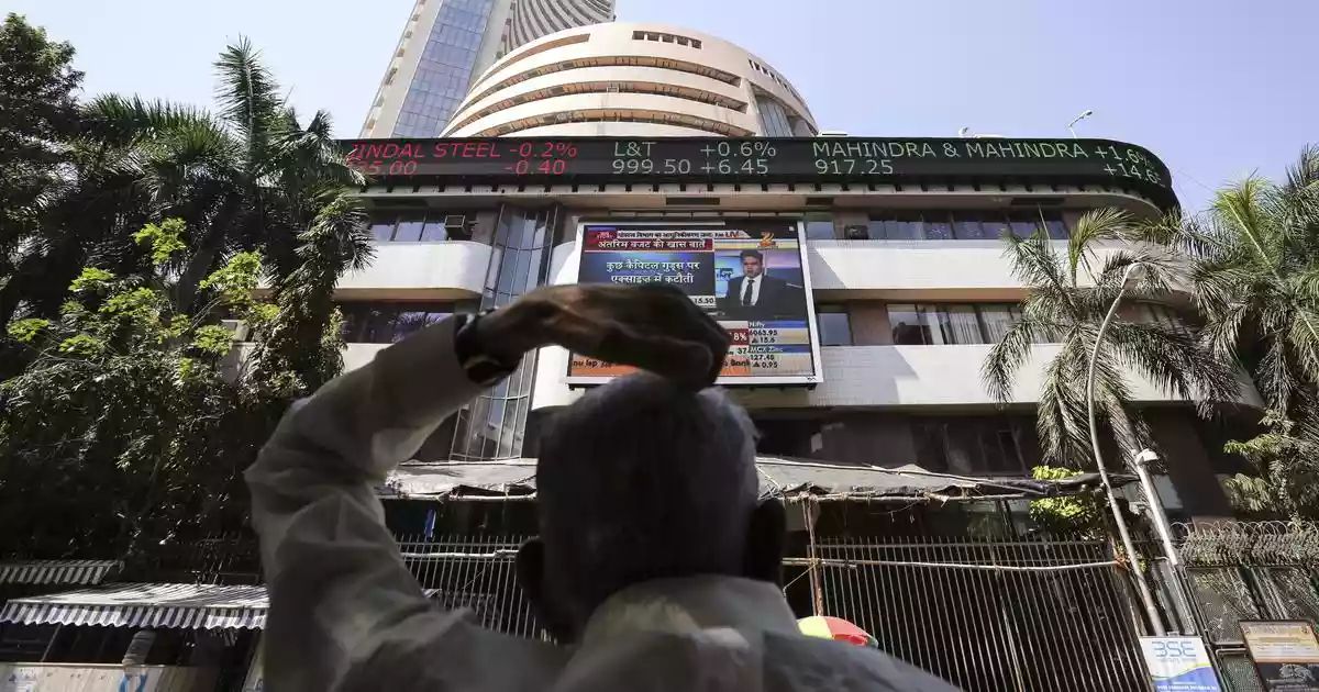 Stock market falls nearly 2%