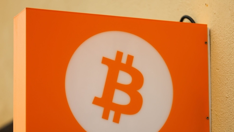 <h4>Strategy raises $2 billion, builds $1.59 billion cash pool as Michael Saylor pauses Bitcoin buying</h4> <h4>Strategy raises $2 billion