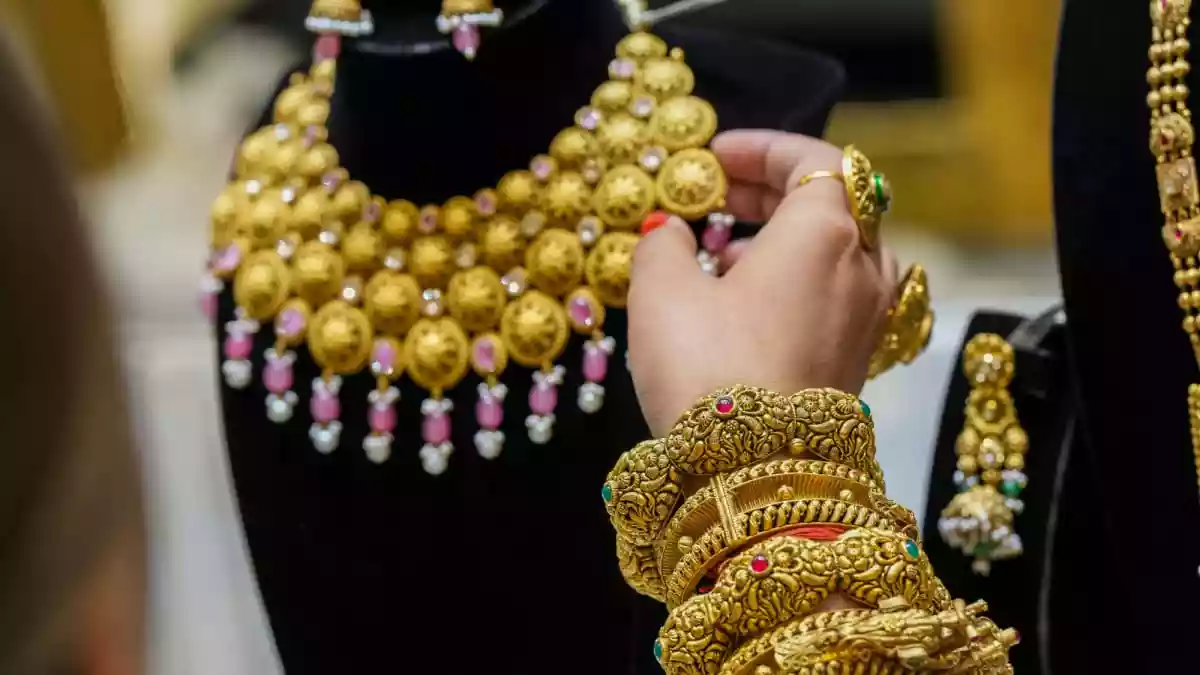 <strong>Gold and Silver Rates Today, October 03: </strong>Gold prices on Friday dipped marginally due to profit booking after fresh record highs across India, driven by global uncertainty and festival demand. In Mumbai, the price of 24-carat gold stood at Rs 1,18,680 per 10 grams, while 22k gold was available at Rs 1,08,790 per 10 grams.