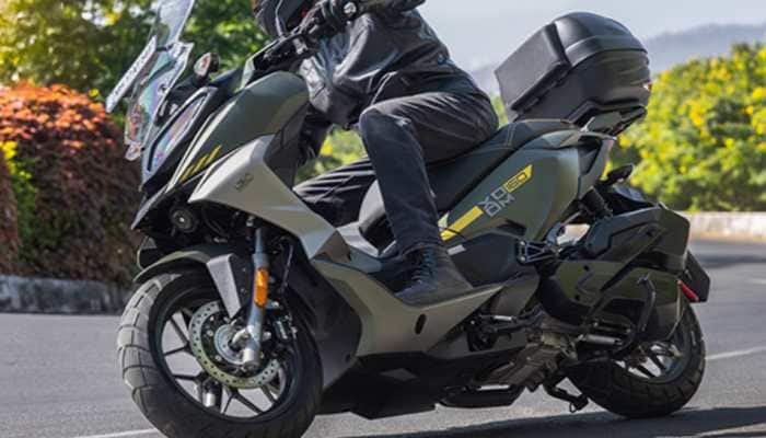 <strong>Hero Xoom 160:</strong> Hero MotoCorp, the world's largest manufacturer of motorcycles and scooters, announced the sales commencement of its much-awaited Xoom 160 across markets in India. <strong>Hero Xoom 160 Details:</strong> Hero MotoCorp, the world's largest manufacturer of motorcycles and scooters, announced the sales commencement of its much-awaited Xoom 160 across markets in India. Unveiled at the Bharat Mobility Show earlier this year, the Xoom 160 is priced at Rs 1.49 lakh (ex-showroom). Its direct rival is the Yamaha Aerox 155.