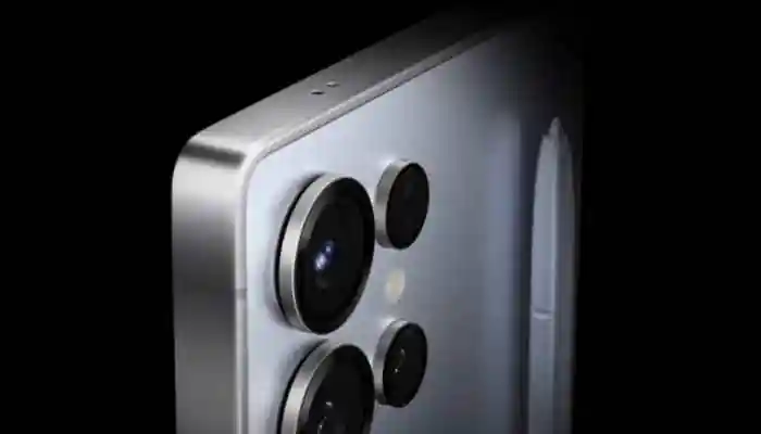 <strong>Samsung S25 Ultra Offline Scam:</strong> With a 40% larger vapor cooling chamber and Android 15-based One UI 7, the S25 Ultra promises seven years of major OS and security updates. <strong>Samsung S25 Ultra Offline Scam: </strong>In today's fast-paced technological world, we are all careful about online scams, double-checking links and offers before buying anything. But while we focus on digital threats, many people forget that scams can happen in physical stores too, even in trusted places like Vijay Sales.