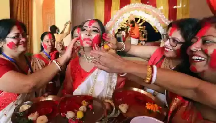 <strong>Shubh Bijoya 2025: Right from Dhak Beats, Sandhi Pujo, and Dhunuchi Dance to Sindoor Khela—each and every ancient ritual holds great significance.</strong> <strong>Vijayadashami 2025 Rituals, Traditions:</strong> The 9-day Shardiya Navratri coincides with Durga Pujo festivity which is a 5-day long affair filled with devotion, rituals, bhog prasad and greeting people in pandals. For North India, Navratri festivity culminates with Dussehra and for Bengalis across the nation, Bijoya Dashami or Vijayadashami marks the closure of Pujo. Names and customs might vary as India is a diverse land but the essence of celebrating Maa Durga in different forms remains the same. Navratri and Durga Puja celebrate the victory of good over evil. Today, let's understand why only married Bengali women play 'sindoor khel' with vermilion on Shubho Bijoya: