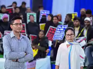 The Supreme Court has issued notices to the Election Commission and West Bengal's chief electoral officer. This follows a plea from Chief Minister Mamata