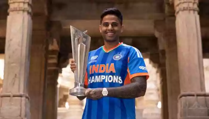 Suryakumar celebrates India’s T20 WC triumph with trophy at Adalaj Stepwell