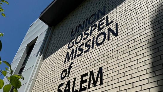 Suspect arrested by police has been identified as Tony Williams, 42, across the street from the shelter. Eleven victims were taken to a hospital. A dozen people were injured in a stabbing attack at an Oregon homeless shelter on Sunday night, and a suspect was arrested, police said.