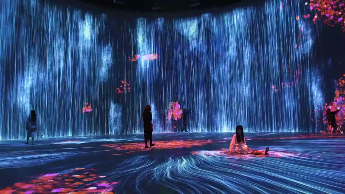 Since its founding in 2001 in Tokyo by engineer and technologist Toshiyuki Inoko, teamLab has grown from a small group of friends experimenting with code and