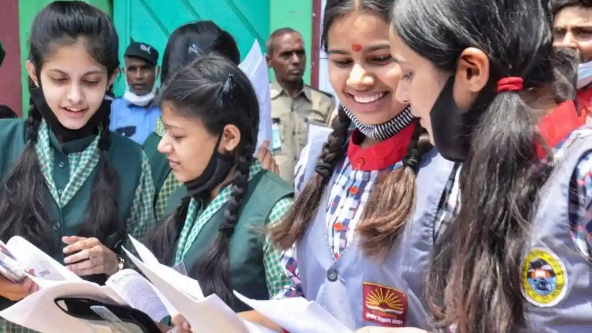 The correction of answer sheets for the 10th grade public examination begins today, and the results are scheduled to be released on May 20