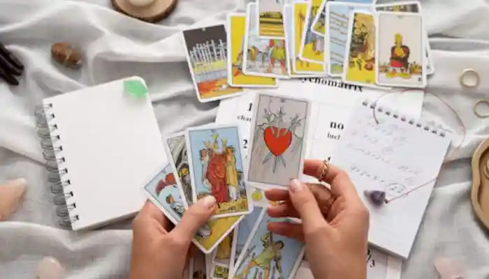 Tarot card reading horoscope today for March 03