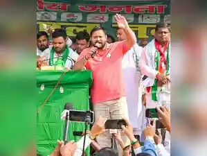 Tejashwi criticises EC for not disclosing gender-wise data of electors who voted in 1st phase