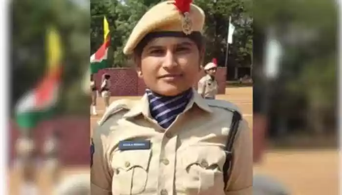 <strong>A 23-year-old Telangana excise constable is critical after a ganja smuggling gang allegedly ran her over during a night vehicle check in