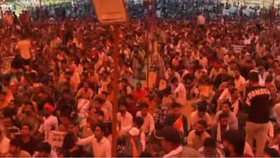 Tension gripped Delhi's Ramlila Maidan on Sunday as thousands of students and teachers, under the banner of Chatra Maha Andolan, staged a massive protest against alleged irregularities in the Staff Selection Commission (SSC) recruitment examinations. The demonstration, which saw over 1,500 participants from across the country, turned chaotic in the evening when police intervened after the permitted protest time ended. Students alleged that the police used force to disperse them, accusing officials of carrying out a “lathicharge