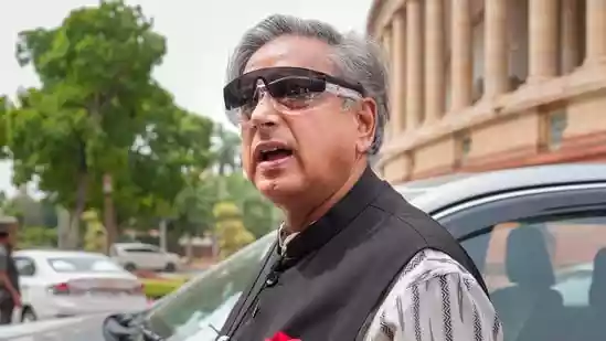 Tharoor explains why rise of a joke party in India is no joke