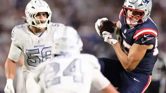 The Buffalo Bills (4-1) are all set to take on the Atlanta Falcons (2-2) on Monday, October 13, at the Mercedes-Benz Stadium for their week 6 game. As of now, a total of seven players from the two teams have been listed as “out” ahead of the major clash. As we head into the Buffalo Bills vs. Atlanta Falcons game, here's a look at the latest injury reports of the teams.The Buffalo Bills (4-1) are all set to take on the Atlanta Falcons (2-2) on Monday, October 13, at the Mercedes-Benz Stadium for their week 6 game. As of now, a total of seven players from the two teams have been listed as “out” ahead of the major clash. As we head into the Buffalo Bills vs. Atlanta Falcons game, here's a look at the latest injury reports of the teams.As of now, three players from the Buffalo Bills - Damar Hamlin (safety), Matt Milano (linebacker), and T.J. Sanders (defensive tackle) - have been listed as “out” for the upcoming week 6 game against the Atlanta Falcons.While Sanders has a problem with his knee, Milano and Hamlin suffer from pectoral issues, as per the Bills' official website. Although Bills head coach Sean McDermott said he was hopeful about Sanders' recovery, he said Hamlin was “up in the air at this point”