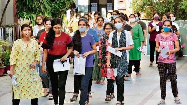 The Directorate of Medical Education (DME), Madhya Pradesh, is set to release the NEET UG 2025 Round 1 seat allotment results today, August 18, 2025. Seat allocation will be done based on candidates' merit ranks, filled preferences, reservation criteria, and seat availability.