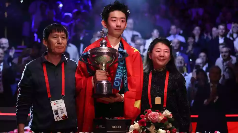A new superstar of snooker. Another Chinese world champion.</b> A year earlier, it had been Zhao Xintong lifting the trophy and creating history for his