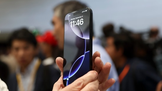 The Flipkart Big Billion Day sale is now live for everyone, which means all app users can access the latest deals and discounts on products across categories. While all the offers look quite irresistible, massive deals on iPhones are stealing the spotlight. With massive price drops on top models like the iPhone 16 and the iPhone 16 Pro, it is the perfect time and opportunity for smartphone buyers to upgrade. But, buyers may have to hurry since these devices will soon go out of stock, as the prices are quite low as the sale goes live across the country. Here are the Flipkart sale prices for the iPhone 16 and iPhone 16 Pro.