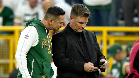 The Green Bay Packers, led by Jordan Love and Micah Parsons, paid tribute to Charlie Kirk just before their Thursday game against the Washington Commanders. However, fans did not take their gesture well. Matt LaFleur and co were unexpectedly slammed on social media.
