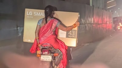 The GST 2.0 was rolled out on September 22, aiming to simplify taxation and reduce the financial burden on households, businesses and farmers ahead of the festive season. Actor Ravi Kishan, BJP MP from Gorakhpur, took to X to celebrate the news, but while he focused on families, the internet had a very different priority – samosa! Yes, you heard it right.