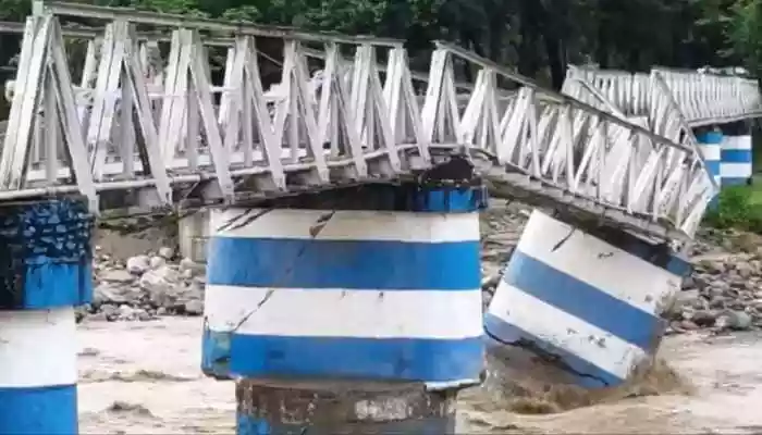 The India Meteorological Department (IMD) has placed Darjeeling and surrounding districts under a red alert, forecasting extremely heavy rain until Monday morning. At least six people have lost their lives in West Bengal's Darjeeling district following a landslide in Mirik, officials confirmed on Saturday. The Dudia Iron Bridge, a crucial link between the popular hill towns of Mirik and Kurseong, has also collapsed amid the ongoing extreme weather conditions.The India Meteorological Department (IMD) has placed Darjeeling and surrounding districts under a red alert, forecasting extremely heavy rain until Monday morning.At least six people have lost their lives in West Bengal's Darjeeling district following a landslide in Mirik, officials confirmed on Saturday. The Dudia Iron Bridge, a crucial link between the popular hill towns of Mirik and Kurseong, has also collapsed amid the ongoing extreme weather conditions.The India Meteorological Department (IMD) has placed Darjeeling and surrounding districts under a red alert, forecasting extremely heavy rain until Monday morning. Landslides triggered by incessant rainfall have been reported in several areas, including Hussain Khola along National Highway 110 near Kurseong, where roads have been buried under mud and debris.