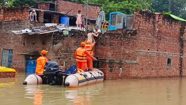 The India Meteorological Department (IMD) issued orange alert for Uttar Pradesh, Uttarakhand, Himachal Pradesh, Haryana, Bihar, Tamil Nadu, Andhra Pradesh and Karnataka, predicting heavy downpour during the day. A red alert is in place for Kerala. “Extremely heavy rainfall very likely at isolated places over Kerala and Ghat areas of Tamil Nadu on 05th & 06th August,” IMD said in its latest press release.