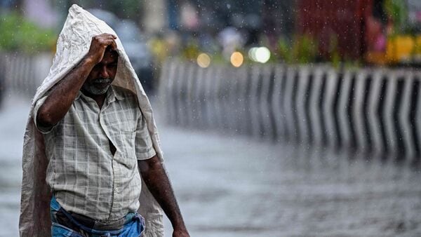 The India Meteorological Department (IMD) predicted rainfall, thunderstorm and lightening in some parts of Tamil Nadu on Friday, August 22. The IMD issued an ‘orange' alert, predicting moderate rainfall in Thiruvallur, Kancheepuram, Chengalpattu and Cuddalore areas early Friday (from 4:30 am to 7:30 am).