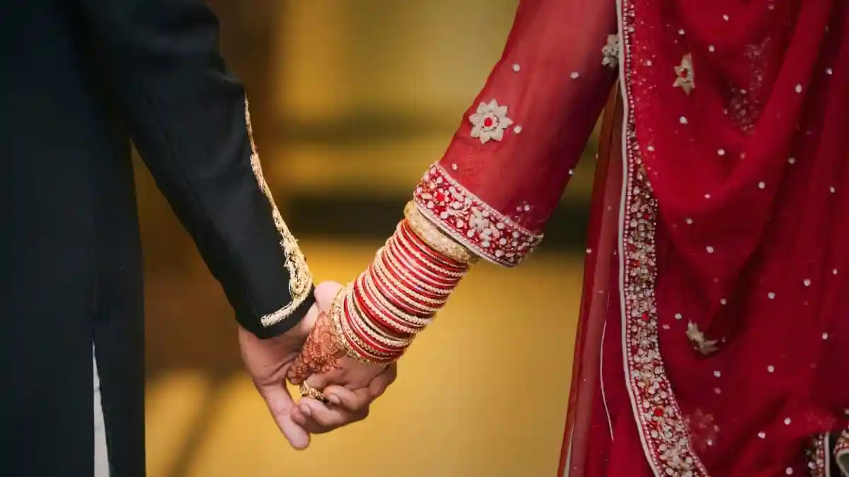 The Internet never fails to surprise. From viral dances to random debates, anything and everything can catch fire online, and the latest trending topic is no exception. An X user, Yashika Jain, recently shared a list of girls, boys supposedly “never marry,