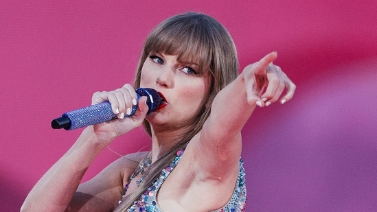 The Kansas City Chiefs are currently occupied with the release of their new docuseries – The Kingdom. The director of the series and Chiefs' CMO, Lara Krug, recently opened up on Taylor Swift's involvement and contributions to the project. According to director Kristen Lappas, Swift has remained “very supportive” of the team's latest venture, and has “approved all of her image and likeness”. Swift is also expected to make an appearance in the series, although in a limited capacity. 