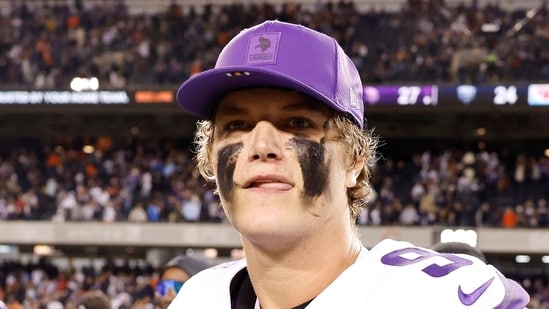 The Minnesota Vikings left onlookers stunned during Monday's game against the Chicago Bears. What appeared to be a solid loss during the first three quarters flipped its entire script, thanks to quarterback J.J. McCarthy's performance in the last segment. He has now spoken about the “surreal” feeling of winning his first game in the league.