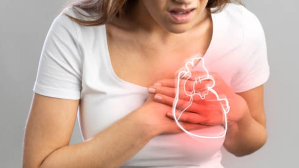The sudden spike in heart attack cases – which were previously seen mainly among older adults – now appears with increasing frequency among younger people, particularly those under 40 years of age. This disturbing rise has made many more vigilant and, at the same time, has triggered panic, often leading them to search for symptoms and causes online.