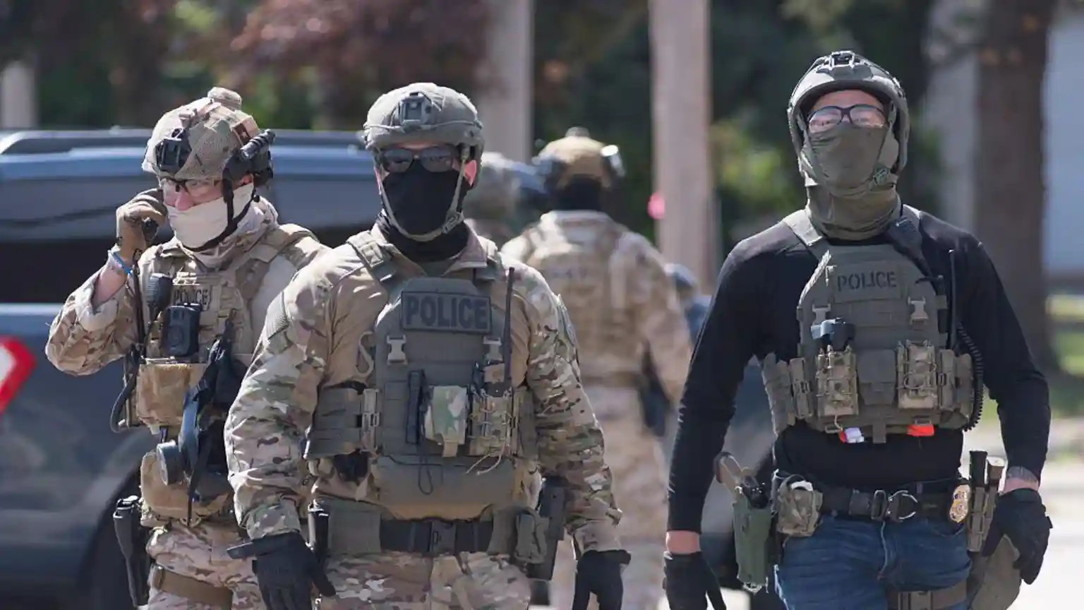 The Trump administration is looking for alternative ways to ensure federal law enforcement officers are paid as the government shutdown enters its third week. With Democrats and Republicans locked in a stalemate over the shutdown, officials in government are exploring alternative ways of paying for some key programmes, including a food programme for women and children.The Trump administration is looking for alternative ways to ensure federal law enforcement officers are paid as the government shutdown enters its third week.With Democrats and Republicans locked in a stalemate over the shutdown, officials in government are exploring alternative ways of paying for some key programmes, including a food programme for women and children.Members of the US military, meanwhile, will be paid using funds previously allocated to the Pentagon following an order from President Donald Trump.Thousands of federal workers have already been laid off, with Vice-President JD Vance warning of further 