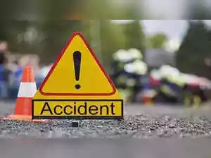 The Uttar Pradesh government has launched the ‘Good Samaritan' initiative to reward citizens who help road accident victims reach hospitals within the “golden hour.” Helpers, called ‘Raah-Veer,' will receive a certificate and ₹25,000 per incident. The scheme, verified by police and hospitals, aims to reduce the state's high road fatalities—22,532 in 2023—and encourage prompt assistance during emergencies.The Uttar Pradesh government has launched the ‘Good Samaritan' initiative to reward citizens who help road accident victims reach hospitals within the “golden hour.” Helpers, called ‘Raah-Veer,' will receive a certificate and ₹25,000 per incident. The scheme, verified by police and hospitals, aims to reduce the state's high road fatalities—22,532 in 2023—and encourage prompt assistance during emergencies.The Uttar Pradesh government has announced an initiative to recognise and reward citizens who help road accident victims reach hospital within the crucial first hour — often referred to as the 