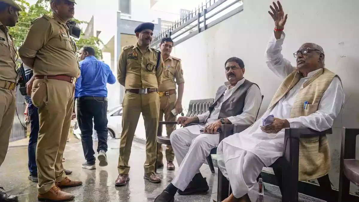 The Uttar Pradesh Police on Saturday (October 4, 2025) stopped a Samajwadi Party (SP) delegation headed by Leader of the Opposition in the Assembly Mata Prasad Pandey from visiting Bareilly, where violence broke out last week following protests over ‘I Love Muhammed' banners.The Uttar Pradesh Police on Saturday (October 4, 2025) stopped a Samajwadi Party (SP) delegation headed by Leader of the Opposition in the Assembly Mata Prasad Pandey from visiting Bareilly, where violence broke out last week following protests over ‘I Love Muhammed' banners.The delegation members comprising four MPs and other senior party leaders were either stopped or put under house arrest. SP president Akhilesh Yadav had constituted the team to visit Bareilly and gather information on the September 26 violence in the city. “The police said they would stop me and not allow me to go. They are keeping a vigil on me as if I were a history-sheeter. The government is trying to hide its shortcomings. I was given a notice by the police, and the inspector told me I have to stay home and not leave. If the Collector had written [to me], I would have accepted it. Then, a letter came from the Bareilly District Magistrate. He said that my arrival would spoil the atmosphere there, so ‘you should not come here [Bareilly]' .To hide their [government's] own shortcomings, they are not allowing us to go there,” said Mr. Pandey in Lucknow. Police personnel were present outside Mr. Pandey's house.