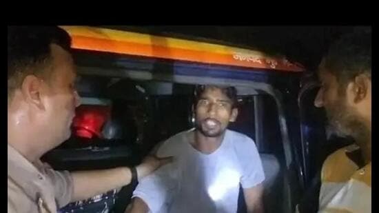 The Uttar Pradesh Special Task Force (STF) arrested sharpshooter Ravi Daurala, allegedly linked to the Lawrence Bishnoi gang, after an encounter in the Baghwali outpost area under New Mandi police station limits of Muzaffarnagar on Friday evening. A pistol, seven cartridges and a motorcycle were recovered from his possession, officials said.