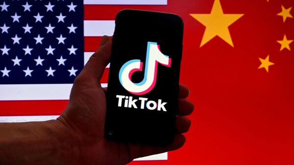 The White House has confirmed that a new agreement on TikTok will see American companies take control of the algorithm that drives the video-sharing app's feed, with US representatives also holding a majority on a new board overseeing its operations. <h4>TikTok algorithm and oversight under US control</h4>Press secretary Karoline Leavitt said on Saturday that Oracle would be tasked with managing TikTok's data and security in the United States. She added that six of the seven seats on a planned governing board will be filled by American appointees.