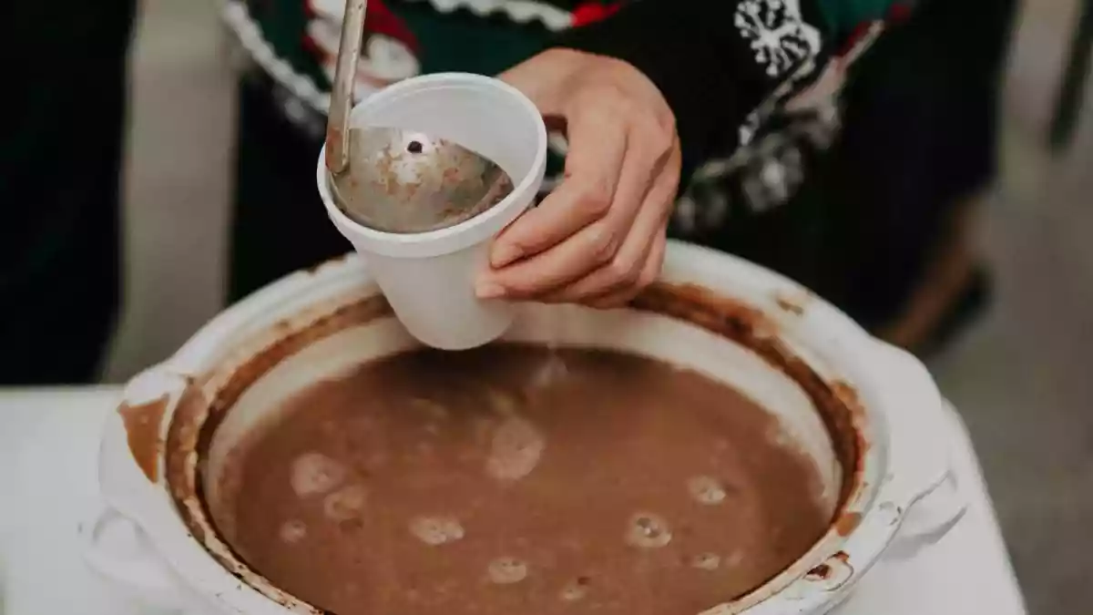 This Healthy Hot Chocolate Recipe Is Perfect On Cold Winter Evenings 