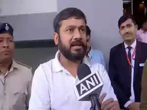 Congress leaders Kanhaiya Kumar and Pawan Khera are confident of a government change in Bihar. They have raised concerns about alleged irregularities in the