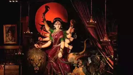 This year at Pratapaditya Road Tricone Park Durga Puja Samity, visitors were treated to framed images of gods and goddesses that reside inside their homes. A familiar sight, indeed, because these were paintings by pioneering artist Raja Ravi Varma, whose humanised depictions of Indian gods and goddesses stirred immense controversy because they dared to be human, departing from traditional iconography.