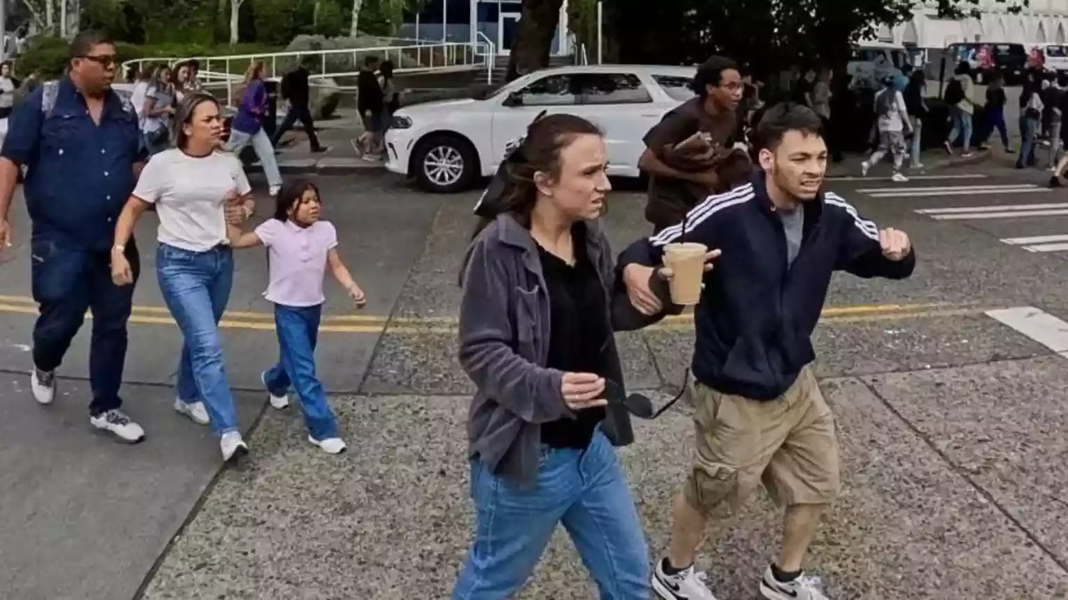 Three people have been killed and several </b>others injured following a shooting at a food festival near the Space Needle in Seattle on Sunday
