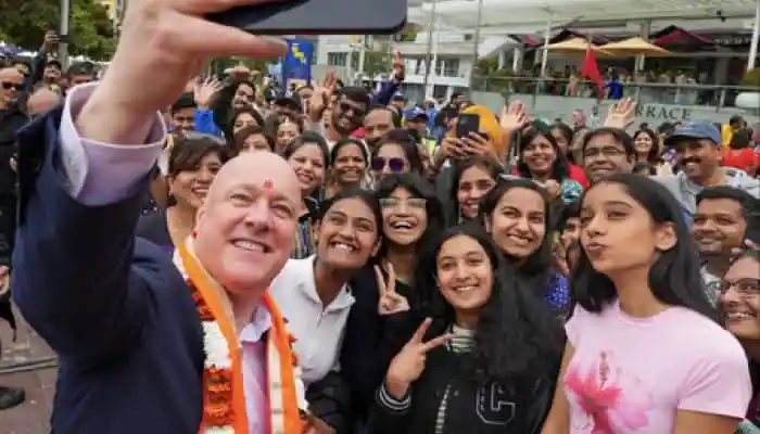 Time To Spread Happiness