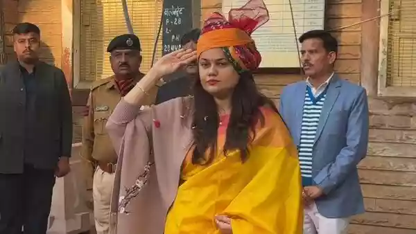A brief clip from Republic Day celebrations in Rajasthan has pushed senior IAS officer Tina Dabi into the social media spotlight, after a momentary lapse