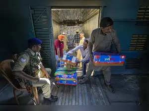 To mitigate losses faced by Kashmiri apple growers due to frequent highway closures, a parcel train service from Budgam to Delhi has been initiated. Union Minister Ashwani Vaishnav announced the daily service starting September 13, 2025, aiming to transport apples in 23 hours.