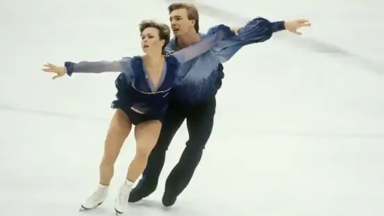 Ice skating duo Jayne Torvill and Christopher Dean have received a damehood and knighthood respectively in the New Year Honours list