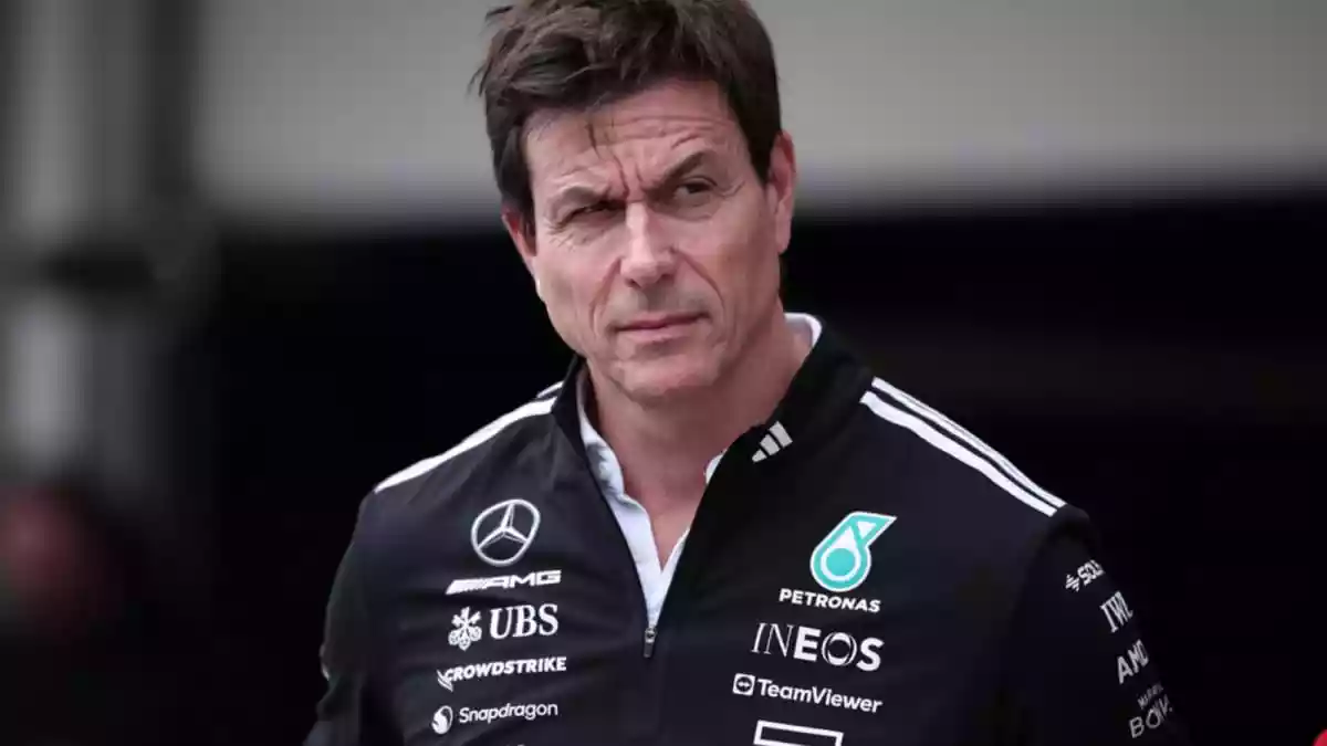Toto Wolff is in advanced discussions to sell part of his stake in Mercedes F1 to Crowdstrike CEO George Kurtz, in a deal valuing the Formula One team at a