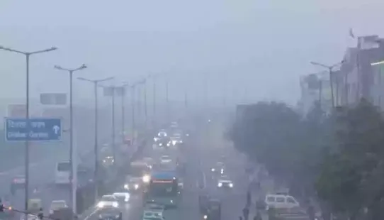 Delhi's air quality worsened Sunday with AQI at 470 under ‘severe' category, as toxic smog covered areas like Akshardham Temple, Mayur Vihar