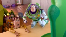 US actor Tom Hanks has said the latest Toy Story film highlights children's addiction to screens, an issue that he says strikes 