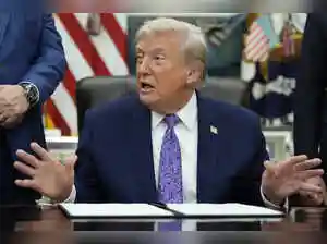 Trump signs order to boost oversight of proxy advisory firms