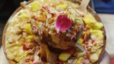 Tucked away in the bustling lanes of Chandni Chowk, Delhi, lies a 235-year-old sweet shop that has withstood the test of time – a relic from the Mughal era. Once known simply by the bell that hangs outside its entrance, the shop has earned the nickname ‘Shahi Ghanta Wali Mithai‘, meaning ‘The Sweet with the Royal Bell'. Today, it's officially known as Jain Snacks Corner.